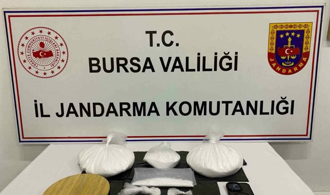 Bursa İl Jandarma Komutanlığı ekiplerince Yıldırım ilçesinde düzenlenen uyuşturucu operasyonunda