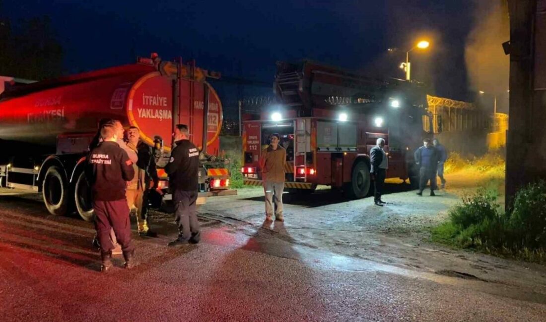 Bursa’nın İnegöl ilçesinde bir menteşe imalathanesinde yangın çıktı. Yangın, saat