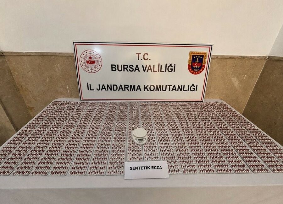 Bursa’nın Yıldırım ilçesinde jandarma ekiplerince düzenlenen uyuşturucu operasyonunda 5 bin