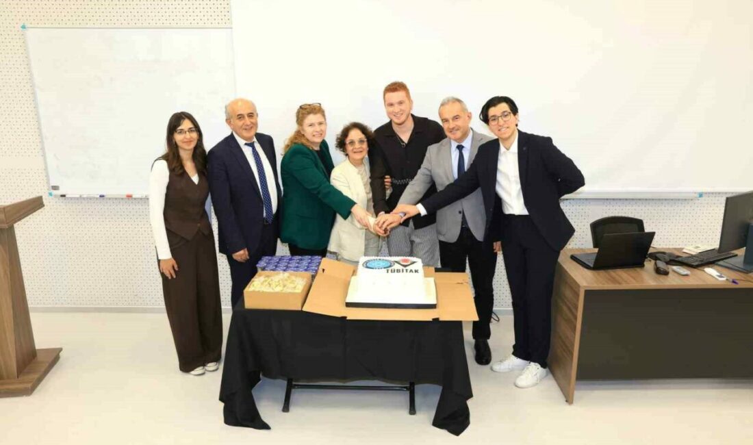 BUÜ’lü genç araştırmacıdan büyük başarı Bursa Uludağ Üniversitesi (BUÜ), bilimsel araştırma vizyonu doğrultusunda genç akademisyenlerin