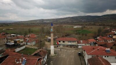 Bursa’nın İnegöl ilçesine bağlı Hasanpaşa Mahallesi’nde köyün sembolu haline gelen