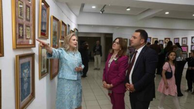 Nilüfer Sanat Atölyeleri’nin üretimlerinden oluşan Kaat-ı ve Ebru Sergisi açıldı.