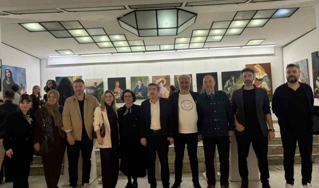 Genç sanatçılar eserlerini karekodla dijitale taşıdı Bursa Zeki Müren Güzel Sanatlar Lisesi öğrencilerinin yıl boyunca hazırladığı