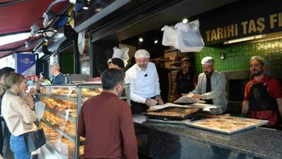Gürsu’nun özel çocuklarının, Tarihi Abdal Meydanı’nda kahvaltı yapıp, Bursa’nın meşhur