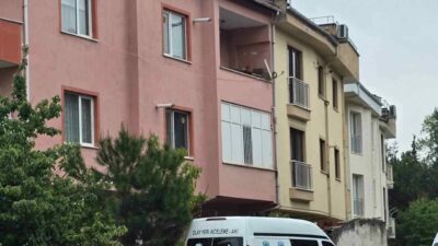 Bursa’nın İnegöl ilçesinde 46 yaşındaki öğretmen, yalnız yaşadığı evinde ölü