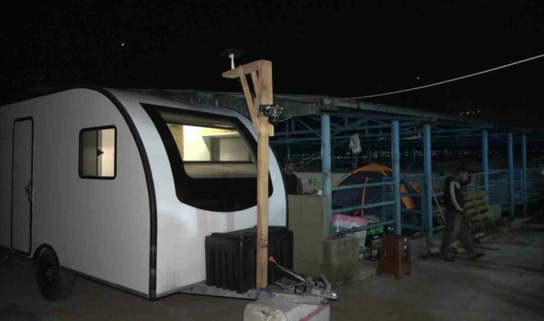 Kurban Bayramı öncesi Bursa’daki hayvan pazarında gece gündüz mesai yapan