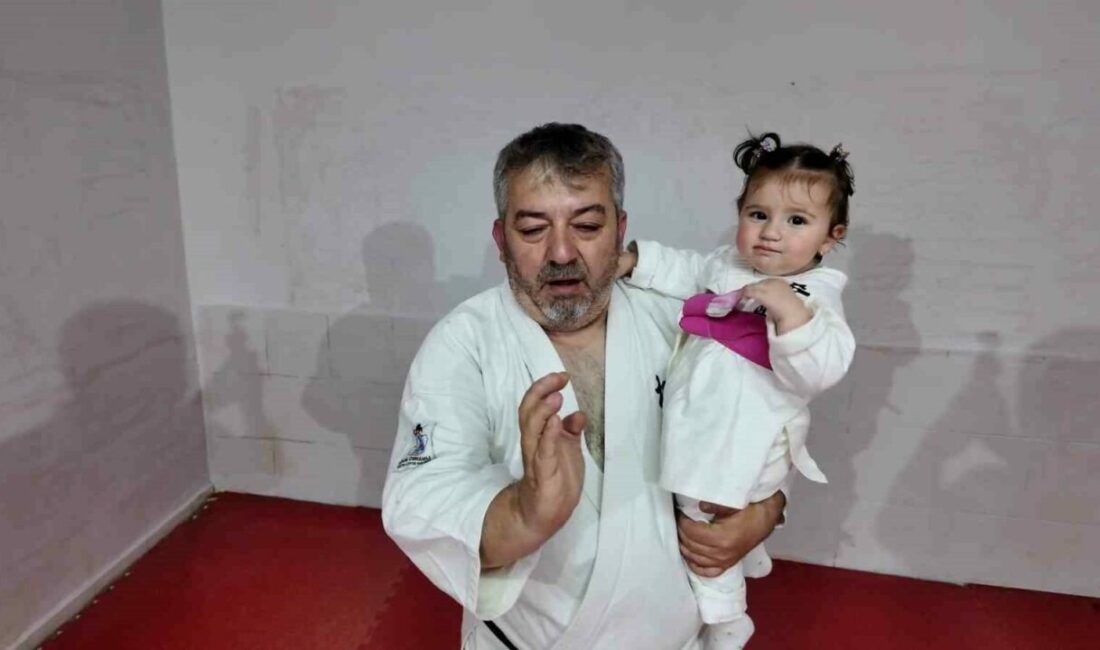 İnegöl’ün karateci ailesi: Bu ailede kemer kuşaktan kuşağa geçiyor Bursa’nın İnegöl ilçesinde yaşayan Kocal ailesi, karateyi yalnızca bir spor
