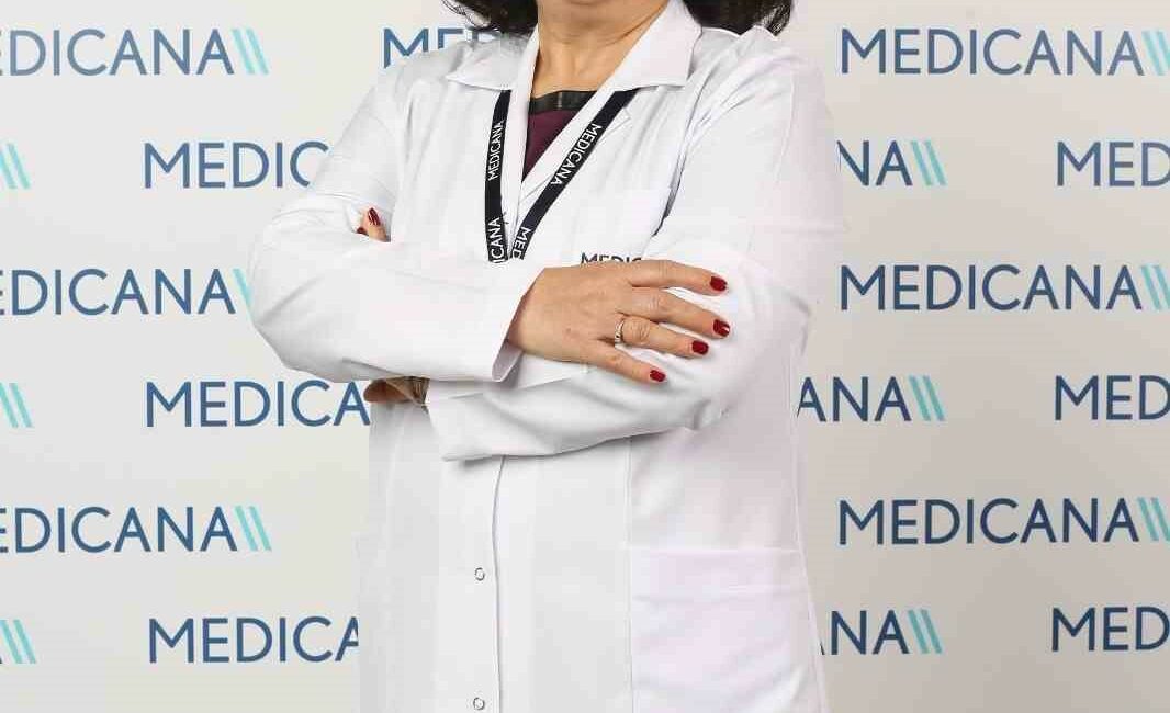 Işıltılı bir cilt için bol su tüketin Dermatoloji Bölümü Uzm. Dr. Gülbiye Güler, bahar aylarıylabirlikte daha sağlıklı