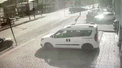Bursa’da iddiaya göre kavşakta kırmızı ışığı beklemek istemeyen sürücü, bir