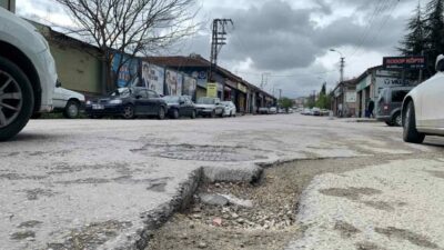 Yollardaki bakım eksikliği sebebiyle araçlarda meydana gelen lastik yarılması, jant