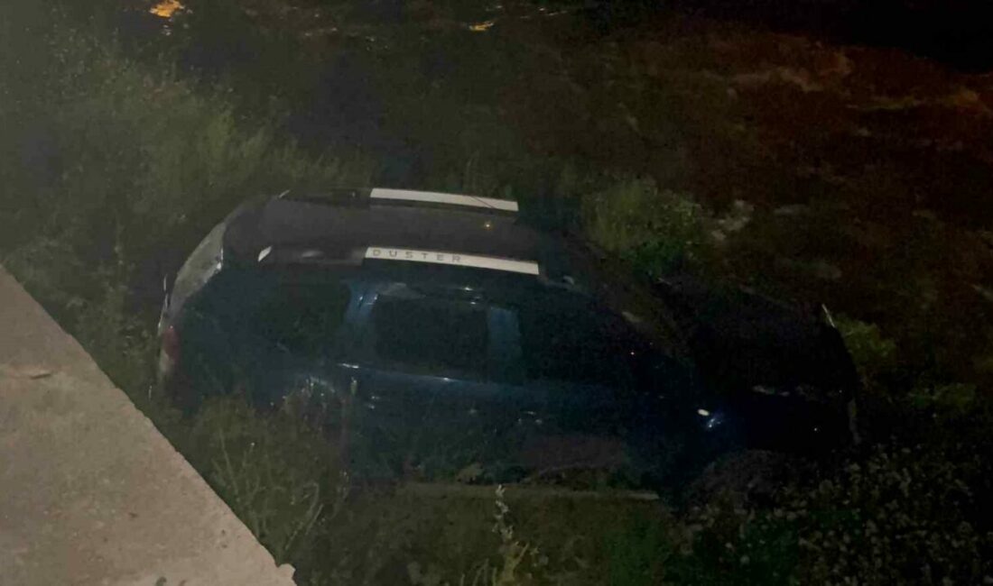 Kontrolden çıkan araç dereye uçtu, kaza sonrası sürücü kaçtı Bursa’da iddiaya göre sürücüsünün kontrolünden çıkan otomobil dereye uçtu. Kaza