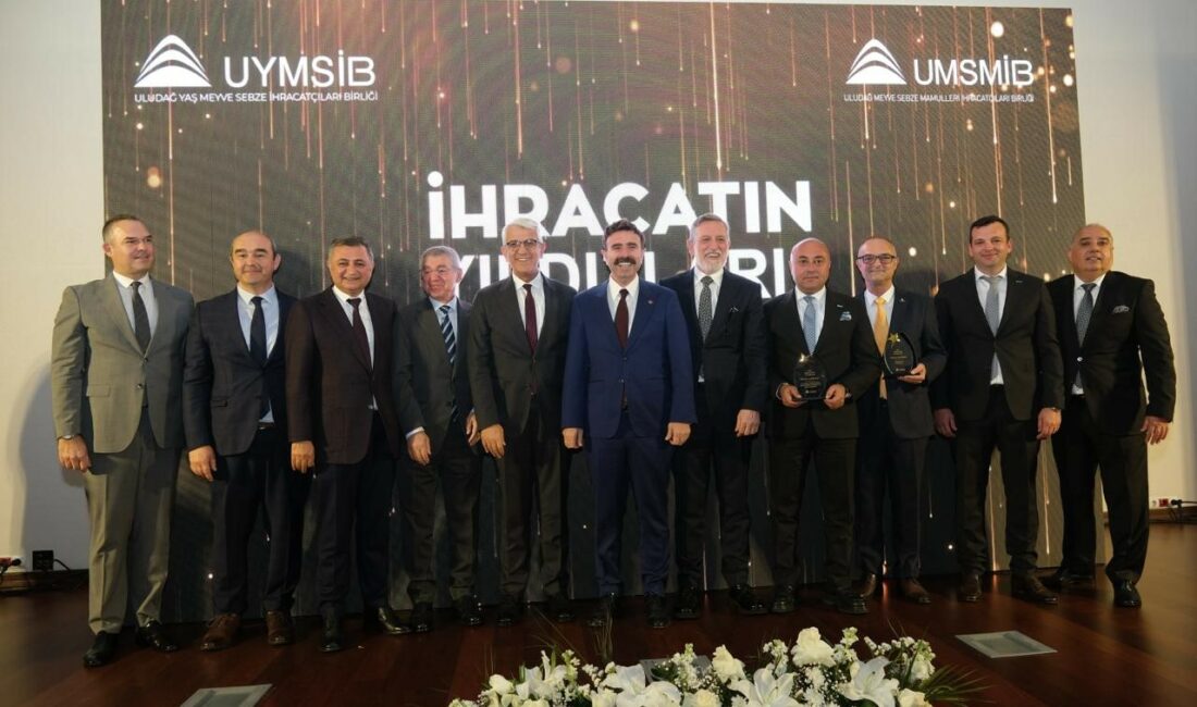 Marmarabirlik’e ihracat şampiyonluğu ödülü Uludağ Meyve Sebze Mamulleri İhracatçıları Birliği (UMSMİB) ile Uludağ Yaş