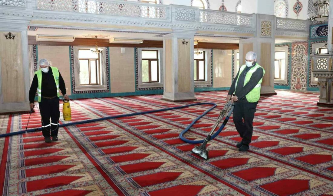 Nilüfer Belediyesi, 2003 yılından bu yana sürdürdüğü ibadethane temizliği çalışmalarına