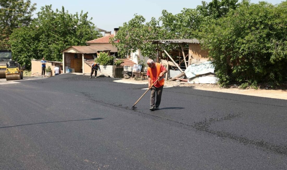 Osmangazi Belediyesi, ilçedeki asfalt yenileme çalışmalarını aralıksız sürdürüyor. Yapılan çalışmalar