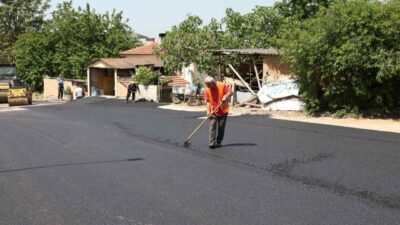 Osmangazi Belediyesi, ilçedeki asfalt yenileme çalışmalarını aralıksız sürdürüyor. Yapılan çalışmalar