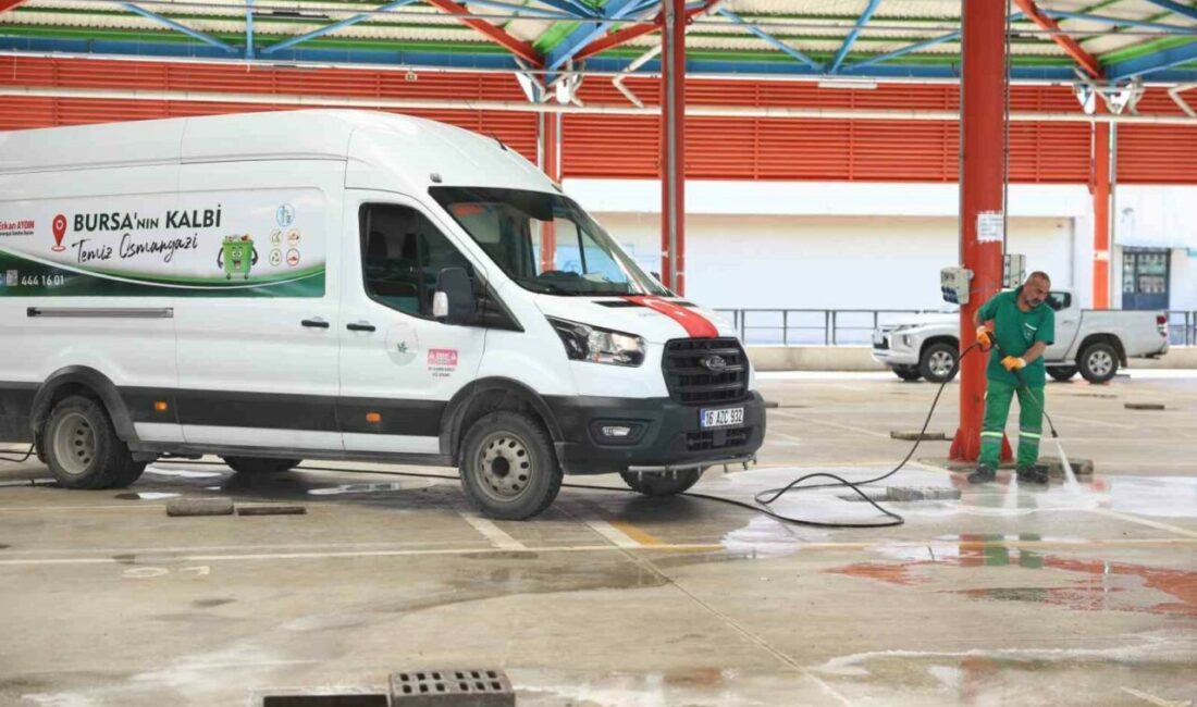 Osmangazi’de kurban kesim alanları titizlikle temizleniyor Osmangazi Belediyesi, Kurban Bayramı boyunca vatandaşların ibadetlerini sağlıklı, hijyenik ve