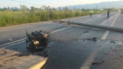 Bursa’nın Orhangazi ilçesinde İznik yolu üzerinde seyir halindeki bir otomobil