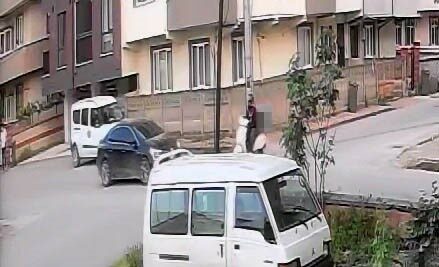 Otomobille çarpışan motosikletli yaralandı Bursa’nın İnegöl ilçesinde otomobil ile çarpışan motosikletli yaralandı. Kaza anı
