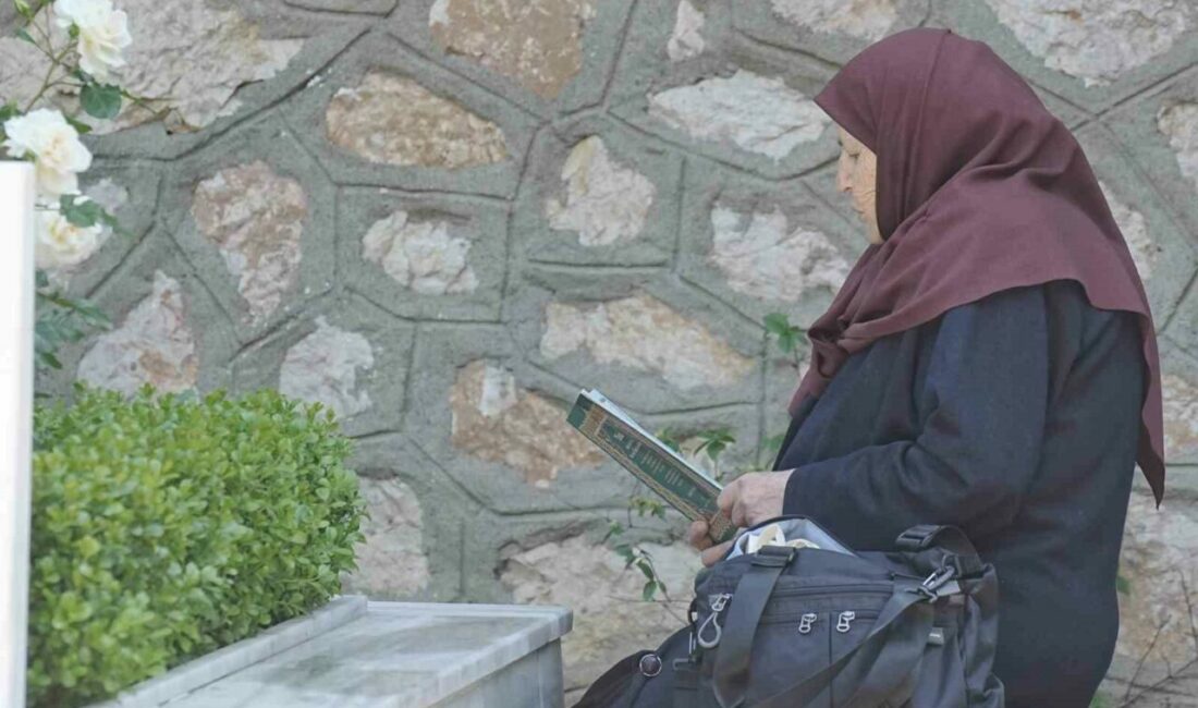 Şehitlikte hüzünlü bayramlaşma Bursa’da Kurban Bayramı arifesinde Pınarbaşı Garnizon Şehitliği’nde duygu dolu anlar