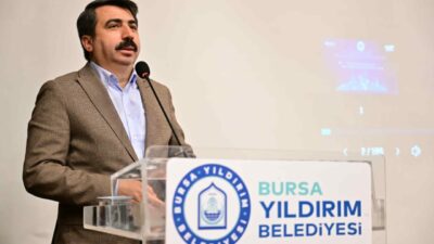Bursa’da Yıldırım Belediyesi, dijital dönüşüm vizyonunu personeline verdiği yapay zeka