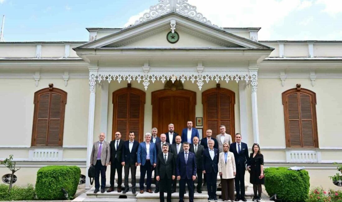 Bursa’da Yıldırım Belediye Başkanı Oktay Yılmaz, Büyükşehir Belediye Başkanvekili Şahin