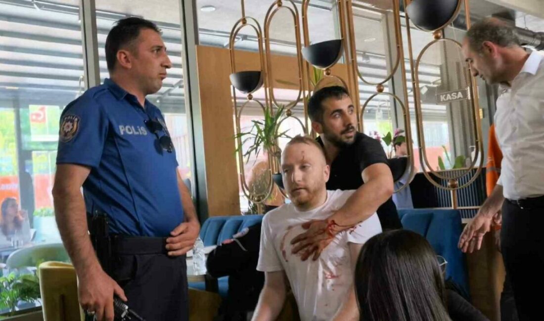 Yol kavgasında kan aktı: 1’i ağır 4 kişi bıçakla, 1 polis memuru arbede sonucu yaralandı Bursa’nın İnegöl ilçesinde yol meselesi yüzünden çıkan bıçaklı kavgada 1’i