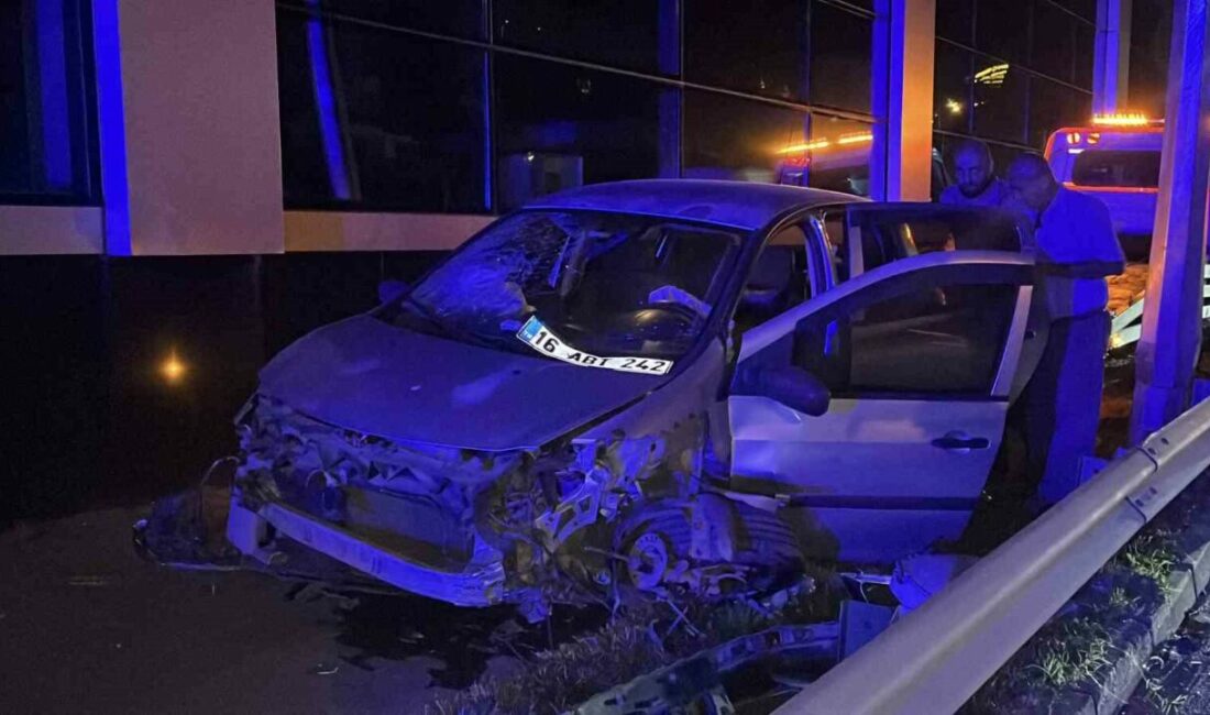 7 saatlik sürüş sonrası uyuyan sürücü kaza yaptı: 2 yaralı Amasya’dan Bursa’ya gelen aile, iddiaya göre sürücüsünün seyir halinde uyuması