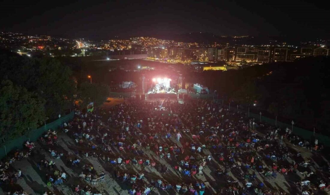 9. Uluslararası Nilüfer Caz Festivali’nin üçüncü gününde sahne alan Emir