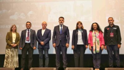 Bursa’nın fethinin 700. yılı etkinlikleri kapsamında düzenlenen ‘Afetlere Yüzyıllardır Dayanım
