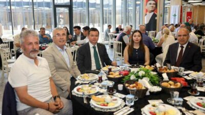 Osmangazi Belediye Başkanı Erkan Aydın, mahalle muhtarlarıyla düzenlenen “Ortak Akıl