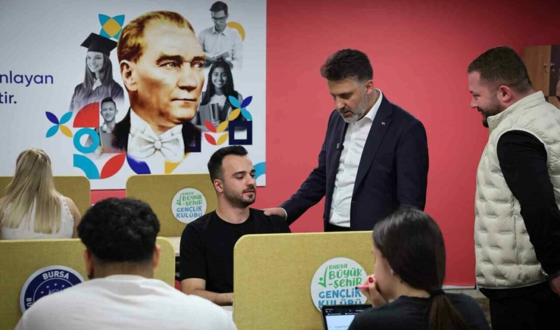 Başkan Vekili Biba öğrencilerle bir araya geldi Bursa’da gençlere yönelik çalışmalarını sürdüren Bursa Büyükşehir Belediyesi, hayata geçirdiği