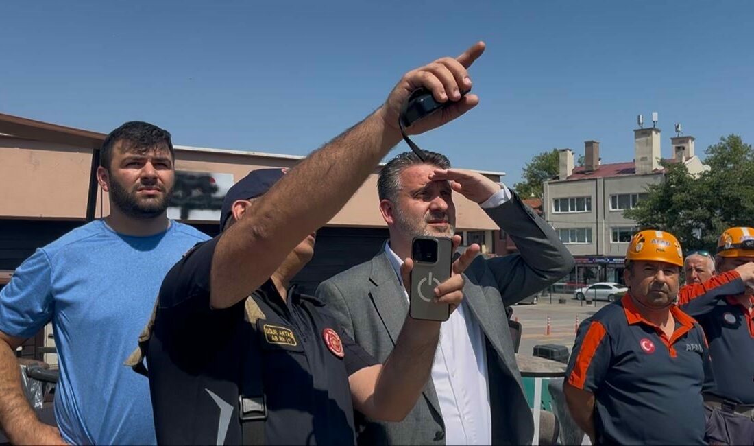 Bursa’nın tarihi Kayhan Çarşısı’nda çıkan yangın 6 işletmeyi küle çevirdi.