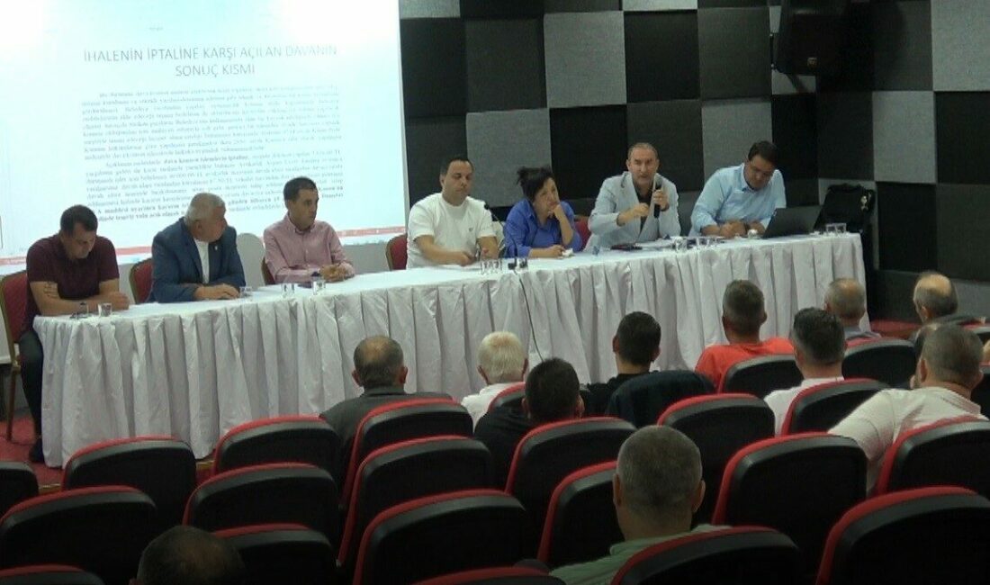 Bilecik Belediyesi organizasyonunda düzenlenen toplantıda Belediye Başkan Yardımcıları, ilgili birim