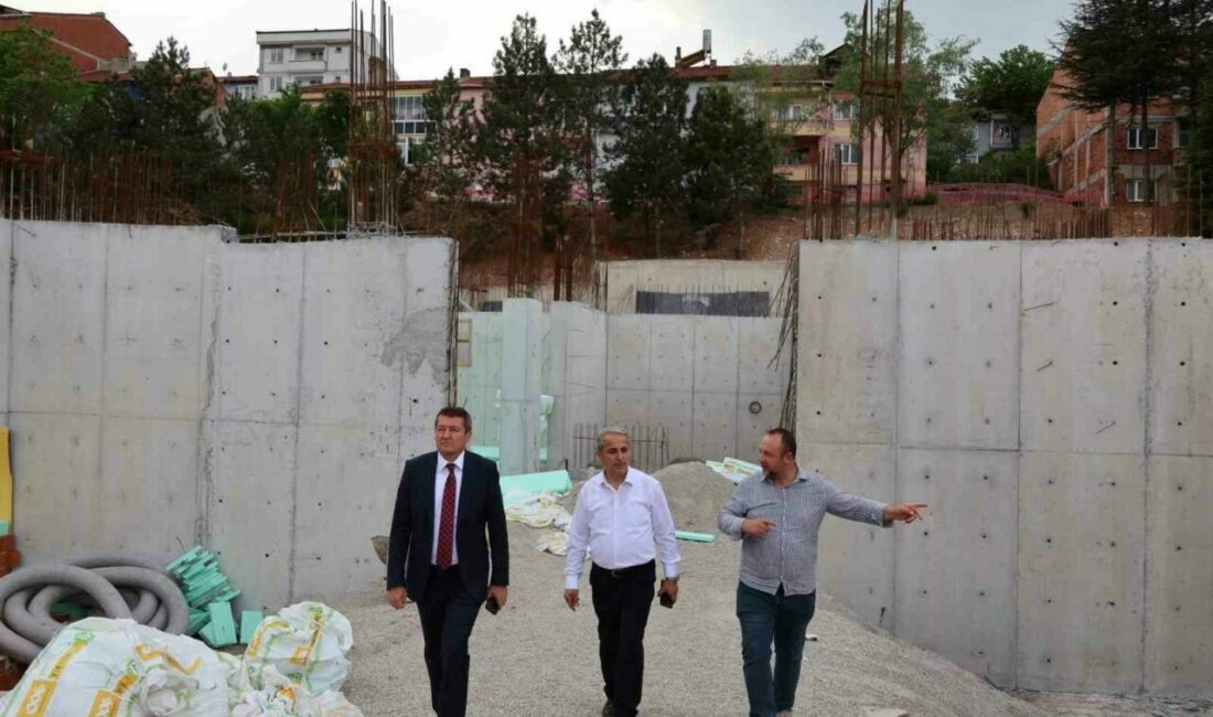 Bilecik’in Bozüyük ilçesinde 24 derslikli yeni ilkokulun yapımı devam ediyor.
