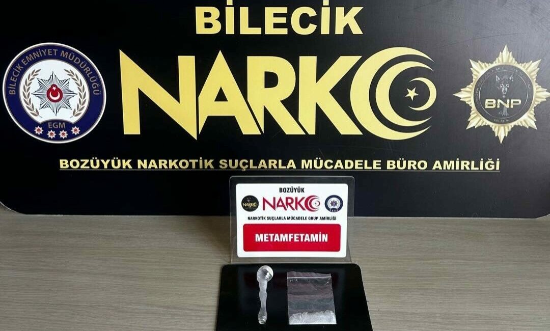 Bilecik’in Bozüyük ilçesinde gerçekleştirilen uyuşturucu operasyonunda 1 şahıs gözaltına alındı.