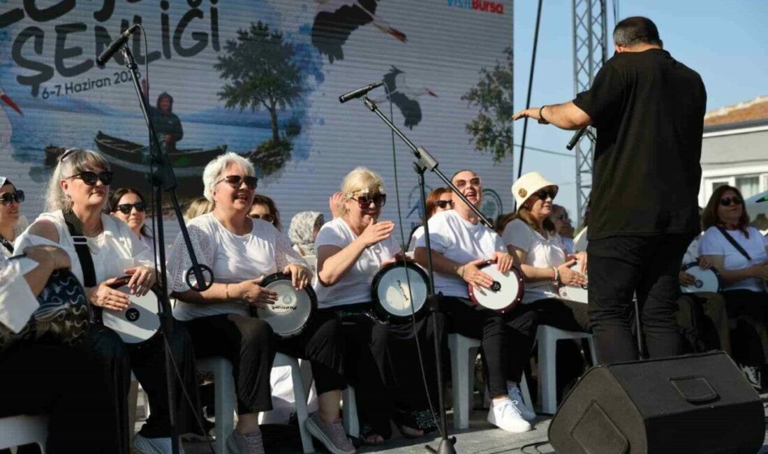 Bursa Büyükşehir Belediyesi tarafından düzenlenen Bursa Leylek Şenliği, ikinci gününde