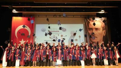 Sağlık Bilimleri Üniversitesi Bursa Tıp Fakültesi, ilk mezunlarını verdi. Merinos