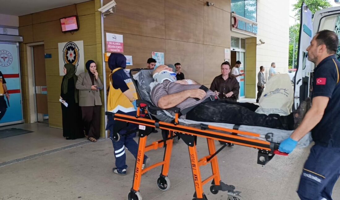 Bursa’nın İnegöl ilçesinde meydana gelen trafik kazasında kontrolden çıkan kamyon