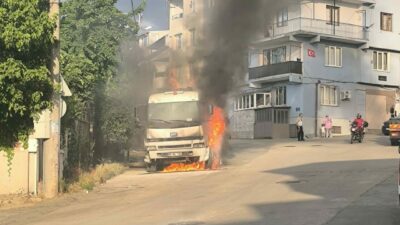 Bursa’da park halindeki kamyonda yangın çıktı. Yangın, itfaiye ekiplerinin müdahalesiyle