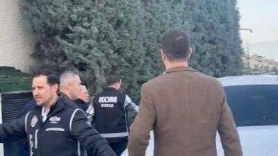 Bursa’da yürütülen rüşvet ve suç örgütü soruşturması kapsamında görevden uzaklaştırılan