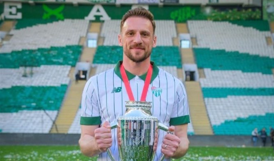 Trendyol 1. Lig şampiyonluğu hedefiyle transfer dönemine damga vuran Bursaspor,