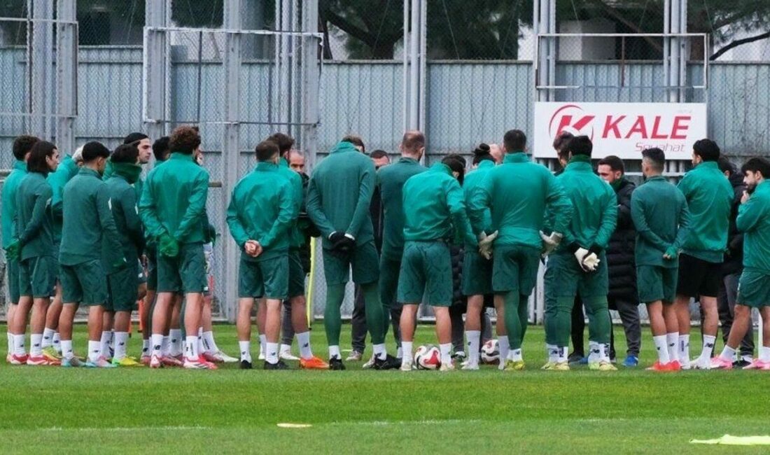 Trendyol 1. Lig’de şampiyonluk mücadelesi vermeye hazırlanan Bursaspor’un yeni sezon