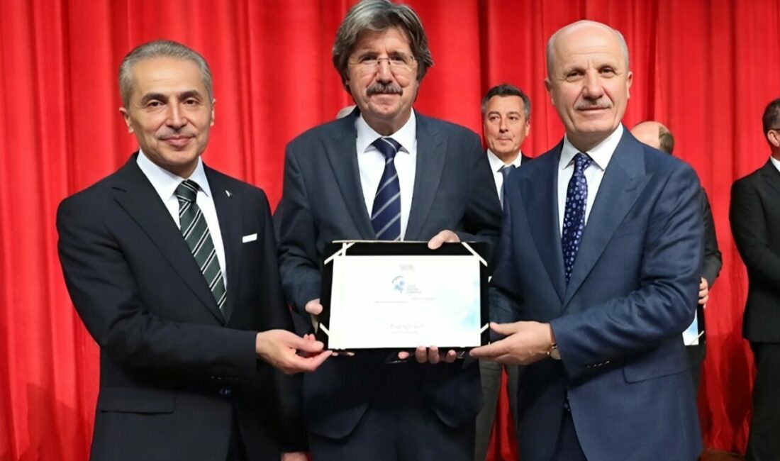 BUÜ, Türkiye’nin “spor dostu kampüs” unvanına sahip seçkin üniversiteleri arasına girdi Yükseköğretim Kurulu (YÖK) tarafından öğrencilerin ve üniversite çalışanlarının spor kültürünü