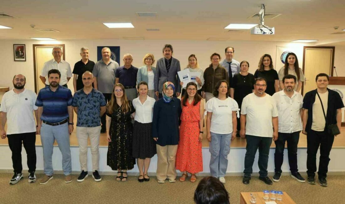 BUÜ’de yeni akreditasyon başarısı Bursa Uludağ Üniversitesi (BUÜ) Fen Edebiyat Fakültesi bünyesinde akredite edilen