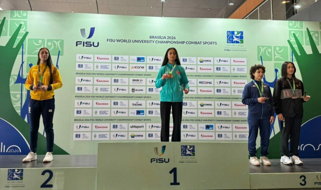 BUÜ’lü milli sporcudan uluslararası başarı Bursa Uludağ Üniversitesi (BUÜ) öğrencisi ve milli sporcu Nazlı Karakuş,