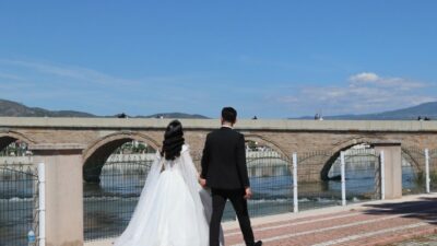 Eşine sürekli, ‘banyonun ışığını çok yaktın, sifonu niye çektin, çay