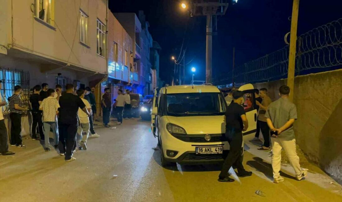 Bursa’da polis ekiplerinin ’Dur’ ihtarına uymayarak kaçan ehliyetsiz sürücü, sokak