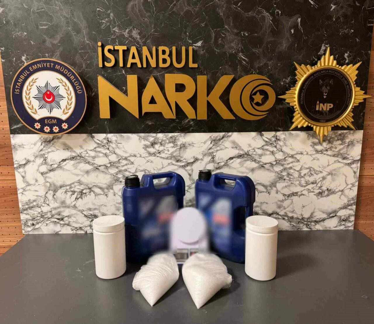 Esenyurt’ta bir ev ve araca düzenlenen operasyonda, 11 kilo 600