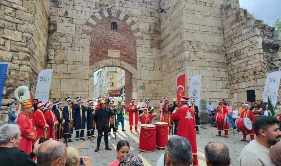 Fethin 700. yılında mehter sesleri Saltanat Kapı’dan yükseldi Bursa Büyükşehir Belediyesi, Bursa’nın Fethi’nin 700’üncü yıl dönümü etkinlikleri kapsamında