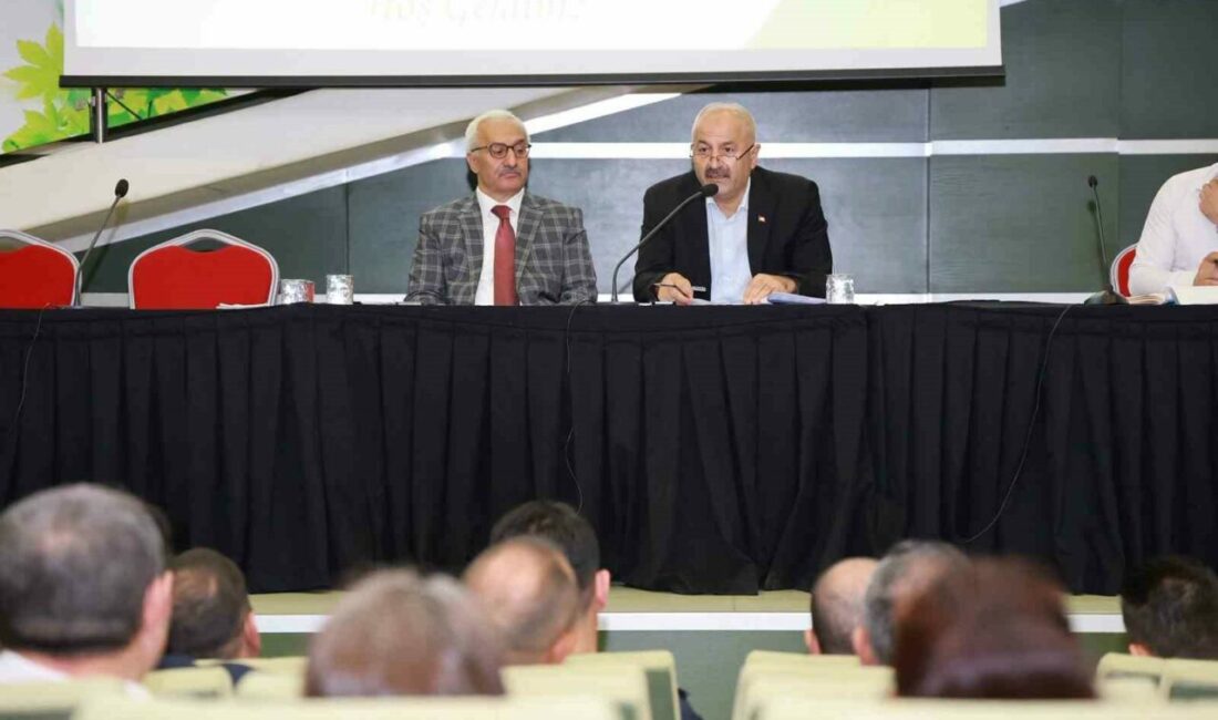Gebze Kaymakamı Mehmet Ali Özyiğit, Gebze Belediye Başkanı Zinnur Büyükgöz,